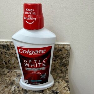 NWT Colgate Optic White Mouthwash Ice Fresh Mint